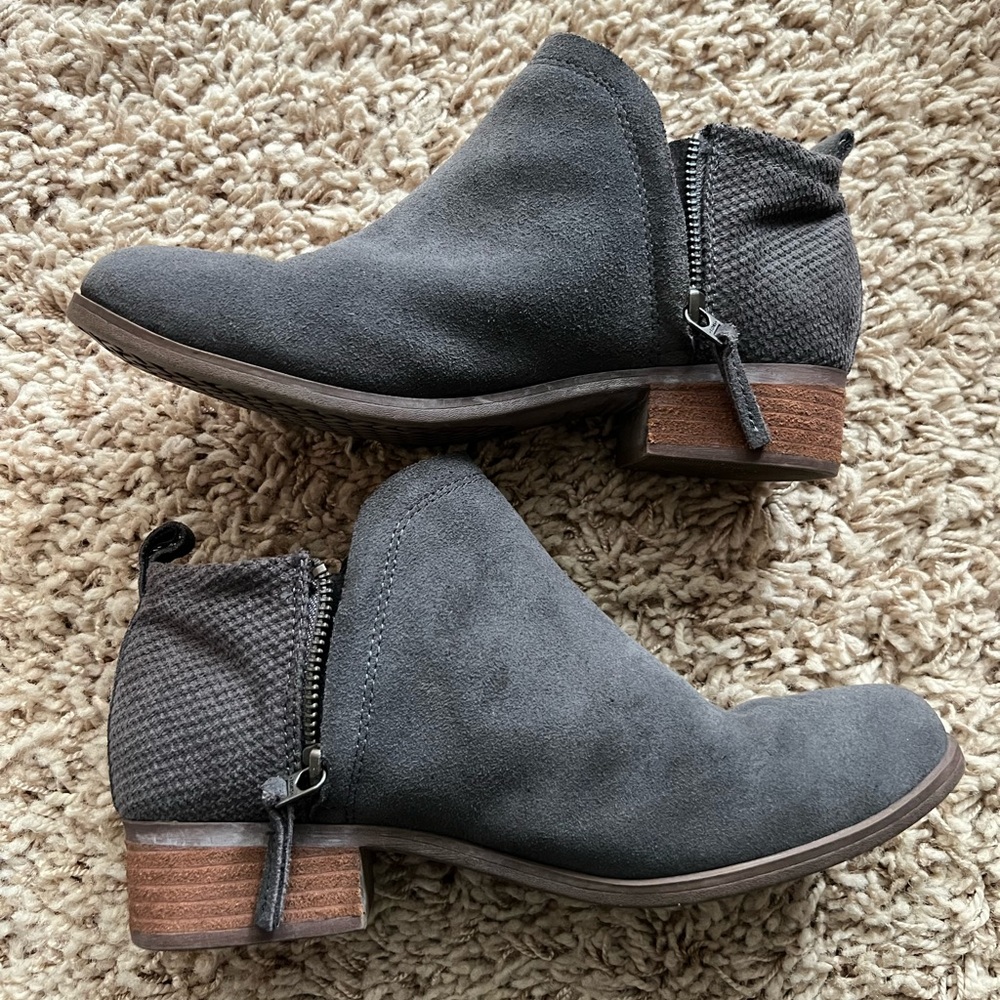 Toms size 7.5 ankle boot